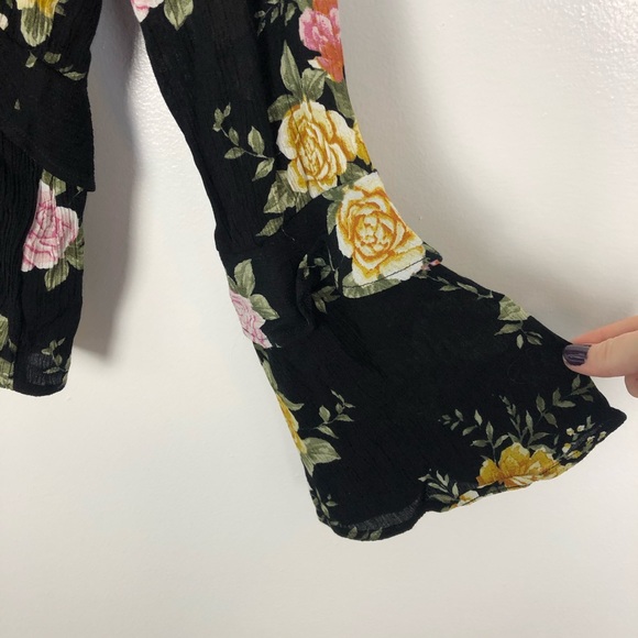 NEW American Eagle Floral Printed Criss Cross Top - Picture 4 of 8